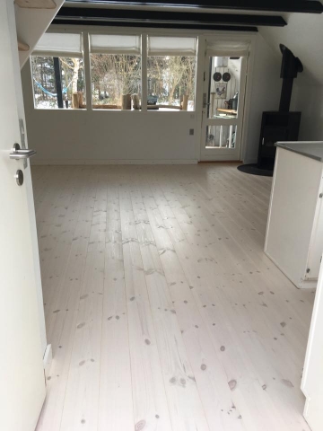Nyt gulv i sommerhus
